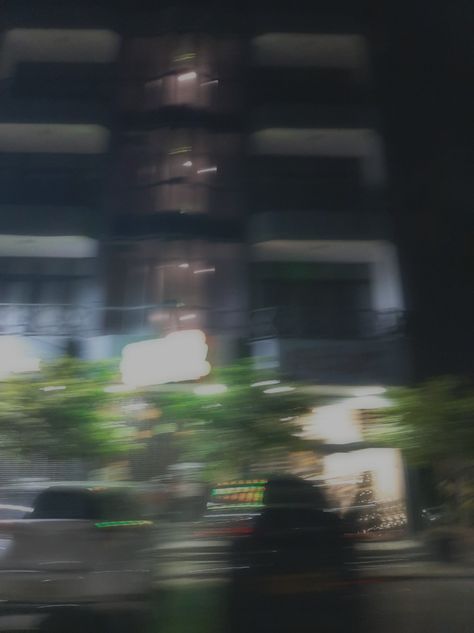 Blurry Night City, Fallen Angel Aesthetic, Blurry Night, Aesthetic Lockscreen Wallpaper, Vintage Aesthetic Retro, Street Aesthetic, Aesthetic Lockscreen, Motion Photography, Street Lights