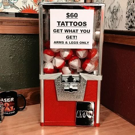 Tattoo Parlor Decor, Tattoo Studio Ideas, Tattoo Shop Ideas, Tattoo Shop Interior, Tattoo Artist Tips, Tattoo Shop Decor, Tattoo Room, Tattoo Studio Interior, Salon Tattoo