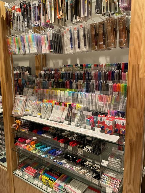 loft shinjuku stationery shopping in japan frixion highlighters mildliners review Cool Things For School, Stationary Shop Aesthetic, Stationery Shop Aesthetic, Japanese Stationery Aesthetic, Loft Japan, School Supplies Store, Stationary Shopping, Things For School, Japanese Shops