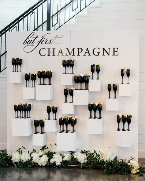 Black And White Champagne Wall, Champagne Bar Sign, Champagne Wedding Wall, Black Champagne Wall, 2026 Wedding Trends, Black And White Event Decor, Champagne Wall Wedding, Christmas Decor Ideas Bedroom, Champagne Wall