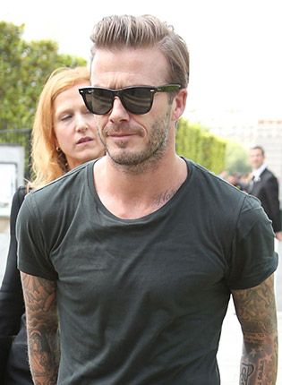 David Beckham wearing Ray-Ban http://www.redhotsunglasses.co.uk/sunglasses-c29/ray-ban-original-wayfarer-sunglasses-black-crystal-green-p6782 Rayban Wayfarer Men Style, Wayfarer Sunglasses Outfit, Ray Ban Wayfarer Mens, Wayfarer Sunglasses For Men, David Beckham Style Outfits, David Beckham Sunglasses, Ray Ban Original Wayfarer, David Beckham Style, Black Wayfarer Sunglasses