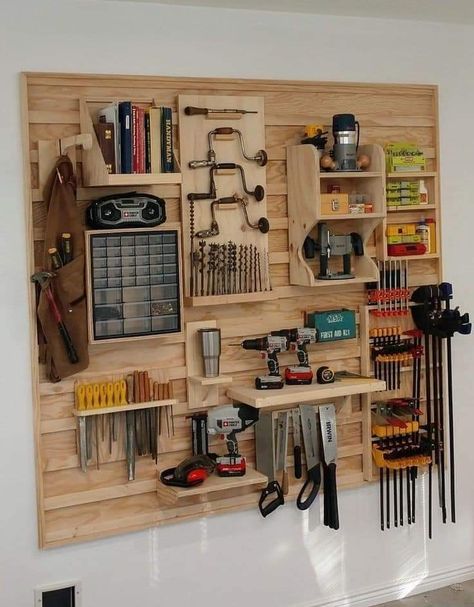 Rifacimento Garage, Officine In Garage, Diy Storage Ideas, Garage Workshop Layout, Garage Organization Tips, Garage Organisation, Storage Shed Organization, Garage Workshop Organization, Workshop Layout