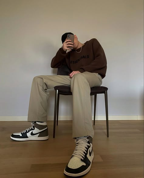 Grey Wall Aesthetic, Air Jordan Outfits Men, Air Jordan 1 Outfit Men, Fear Of God Nike, Air Jordan 1 Grey, Nike Air Air, Nike Jordan Outfit, Jordan 1 Grey, Nike Outfits Men