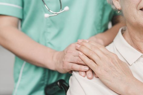 Senior woman patient touching female nur... | Free Photo #Freepik #freephoto #people #house #hand #woman What Is Nursing, Cloves Benefits, Revenue Cycle Management, Palliative Care, Assisted Living, Elderly Care, Medical Billing, Nursing Home, Reflexology