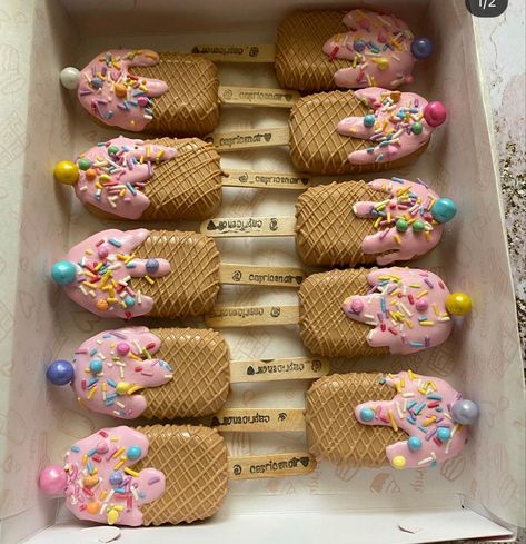 Cake Pop Popsicles Designs, Ice Cream Theme Cakesicles, Ice Cream Cakesicles Ideas, Cake Pops Popsicle, Ice Cream Themed Treats, Fourth Of July Cakesicles, Back To School Cakesicles, Popsicle Cake Ideas, Cake Popsicles Recipe