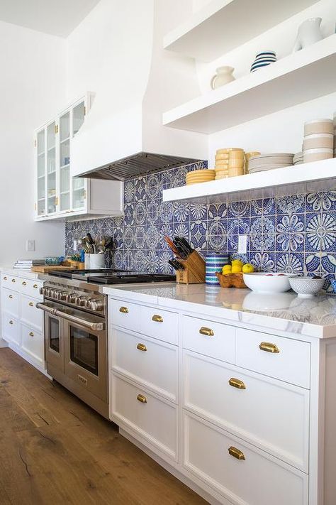 Backsplash with white cabinets