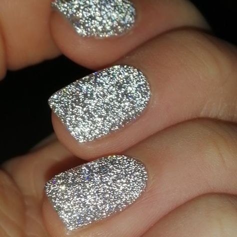 Silver Glitter Dip Nails, Glitter Nail Colors, Very Short Nails, Md Nails, Square Short Nails, Black Nails With Glitter, Multicolored Nails, Nails 2023 Trends, Silver Glitter Nails