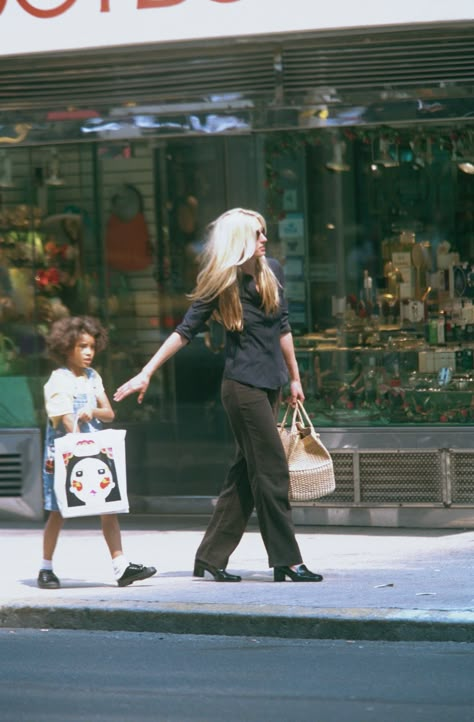 Carolyn Bassette, Caroline Bessette, Simplistic Fashion, Fall Moodboard, 90s Chic, 90s Minimalism, Carolyn Bessette, Jfk Jr, The Kennedys