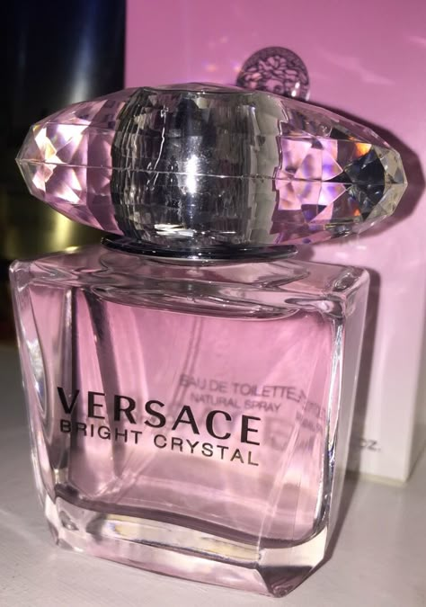 Versace Perfumes, Perfume For Women Top 10, Gucci Perfume, Versace Perfume, Versace Bright Crystal, Bright Crystal, Cute Love Photos, Fragrances Perfume Woman, Pink Perfume