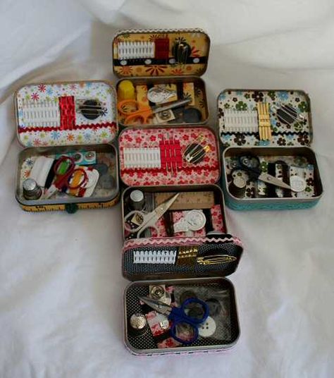 Altoid Tin Ideas, Altoid Tin Crafts, Altered Altoid Tins, Operation Christmas Child Shoebox, Tin Ideas, Tin Crafts, Altoids Tin, Sewing Case, Altoids Tins