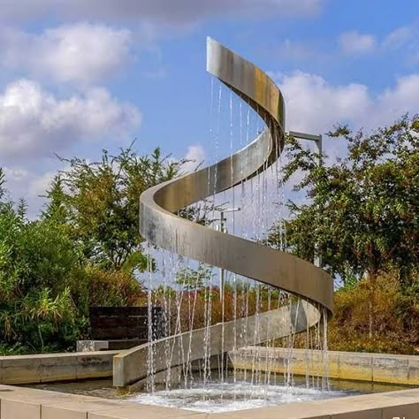 Water Feature Sculpture, Water Sculpture Fountain, Modern Fountains Outdoor, Fountain Ideas Outdoor, City Square Design, Square Sculpture, Spiral Sculpture, Modern Water Fountain, Outdoor Fountain Ideas