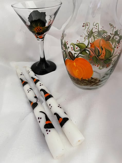 "Witches Hats Halloween Design - 10\" pair Taper Candles - Unscented Available in white or ivory candles.   I do not make the candles.  I paint the design. Please let me know if you have any questions. Thanks for viewing ! Also, check out more Halloween items at the following links: www.etsy.com/listing/728824866 www.etsy.com/listing/1074793418 www.etsy.com/listing/1083638711 www.etsy.com/listing/1088718279" Candle Painting Halloween, Halloween Painted Candles, Halloween Candle Painting, Halloween Candle Ideas, Candle Painting, Candles Halloween, Boo Baskets, Painted Candlesticks, Witches Hats