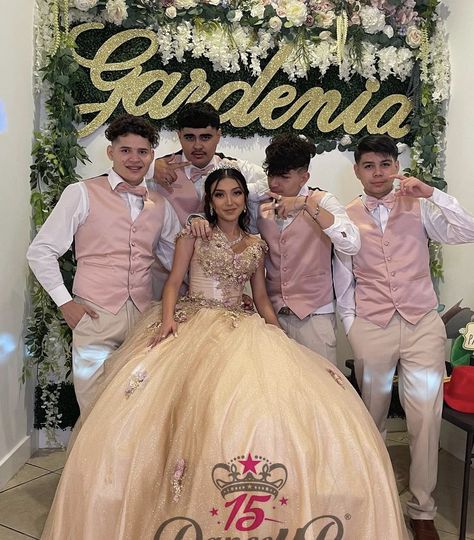 Rose Gold Tuxedo Quince, Rose Gold Surprise Dance Outfit, Blush Pink Quinceanera Chambelanes, Rose Gold Quinceanera Chambelanes, 15 Chambelanes Suits, Chambelanes Outfits Quinceanera Pink And Gold, Quince Court Ideas, Rose Gold Quince Court, Pink Quinceanera Theme Chambelanes