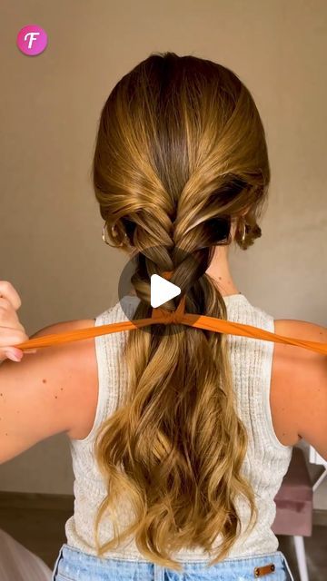 Hair Ribbons Hairstyles, World Hair, Ribbon Style, Romantic Hairstyles, Latest Hair Trends, Ribbon Hairstyle, Hair Ribbons, Haircut For Thick Hair, Creative Hairstyles