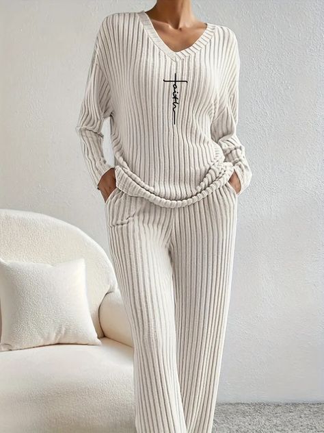 2 Piece Outfits For Women, Women Winter Outfits, Sleepwear Women Pajamas, Women's Loungewear, Knitted Suit, Winter Attire, Women Pajamas, Women Y2k, Top And Pants Set