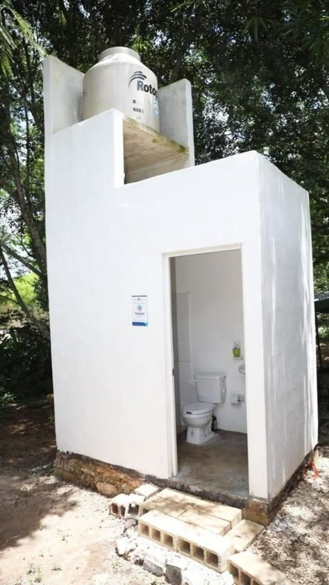 Cute Outhouse Ideas, Backyard Restroom, Outside Toilet Ideas, Outdoor Restroom Ideas, Outside Restroom, Outdoor Toilet And Shower Ideas, Outdoor Toilet Design, Outdoor Toilet Ideas, Outdoor Toilet And Shower