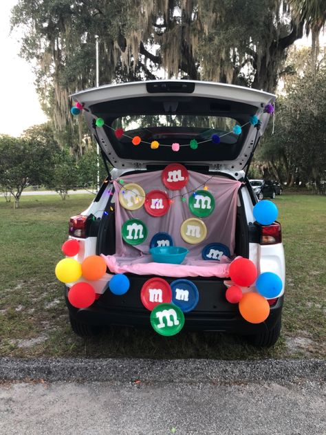 Easy Diy Truck Or Treat, Trunk Or Treat Ideas For Small Cars Easy, Truck Or Treat Ideas For Trucks Easy, Trick Or Trunk Ideas For Cars Easy, Easy Trunks For Trunk Or Treat, Truck Or Treat Ideas For Cars Easy, Super Easy Trunk Or Treat Ideas, Easy Halloween Trunk Or Treat Themes, Trunk Or Treat M&m Theme