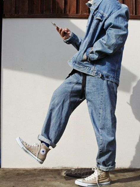 Jean Jacket Outfits Men, Sup Girl, Baggy Jeans Outfit, Jeans Outfit Men, Jean Jacket Outfits, Mens Trendy Outfits, Moda Jeans, Tumblr Outfits, Outfits With Converse