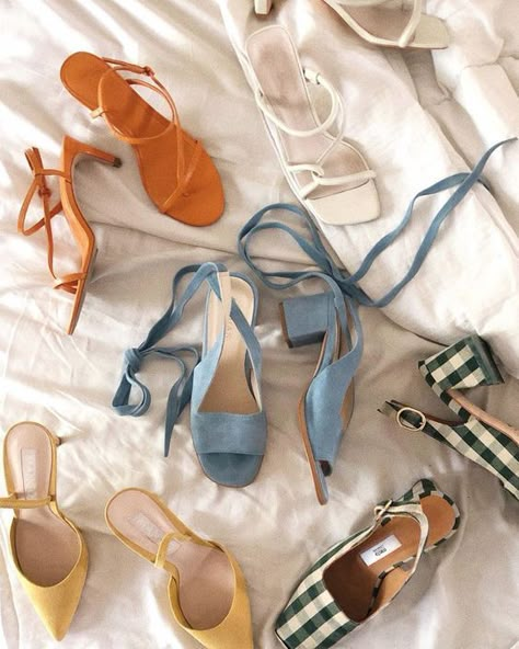 Gal Clothes, Girls Weakness, Shoe Inspiration, Shoe Inspo, Aesthetic Shoes, Shop Shoes, Summer Sandals, Pretty Shoes, Dream Shoes