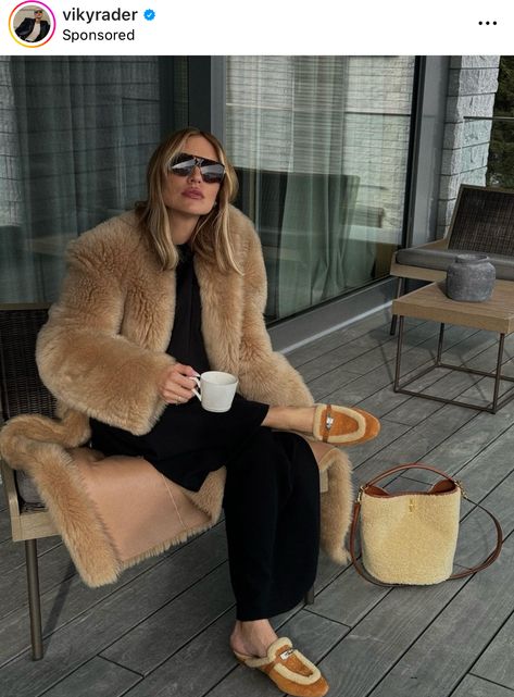 Shearling Coat Outfit, Town Outfits, Kendall Style, Zara Coat, Coat Outfit, Shoes Outfit, January 25, Street Style Trends, Teddy Jacket