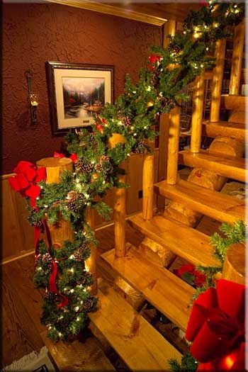 Christmas Cabins, Christmas Tree Inspiration Rustic, Wisconsin Cabin, 365 Jar, Log Cabin Christmas, Christmas Cabin, Cute Decorations, Christmas Tree Decorating Themes, Cabin Christmas