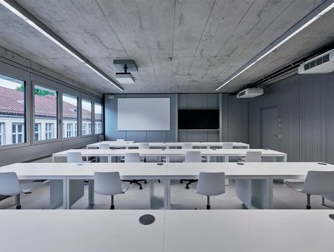 Classroom Interior Design, Classroom Architecture, University Interior Design, University Rooms, Faculty Of Architecture, Classroom Interior, School Building Design, Industrial Office Design, University Architecture