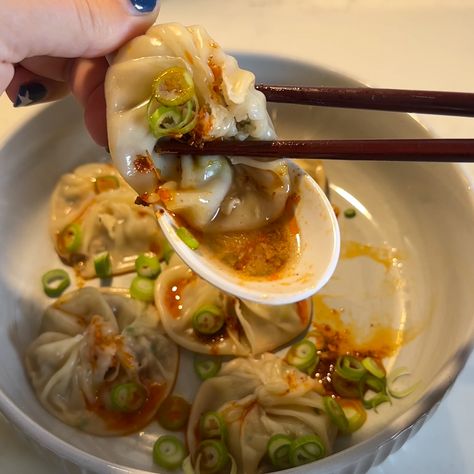 Easy homemade soup dumplings (Xiao Long Bao) - Foodieholly Homemade Soup Dumplings, Teriyaki Chicken Ramen, Garlic Parmesan Steak, Honey Halloumi, Creamy Honey Mustard Chicken, Easy Homemade Soups, Easy Dumplings, Butternut Squash Sauce, Xiao Long Bao