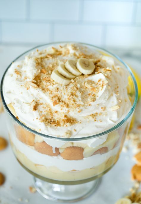 Banana Trifle, Pudding Trifle, Banana Pudding Trifle, Trifle Bowl Recipes, Banana Split Pie, Homemade Vanilla Pudding, Trifle Pudding, British Desserts, Homemade Pudding