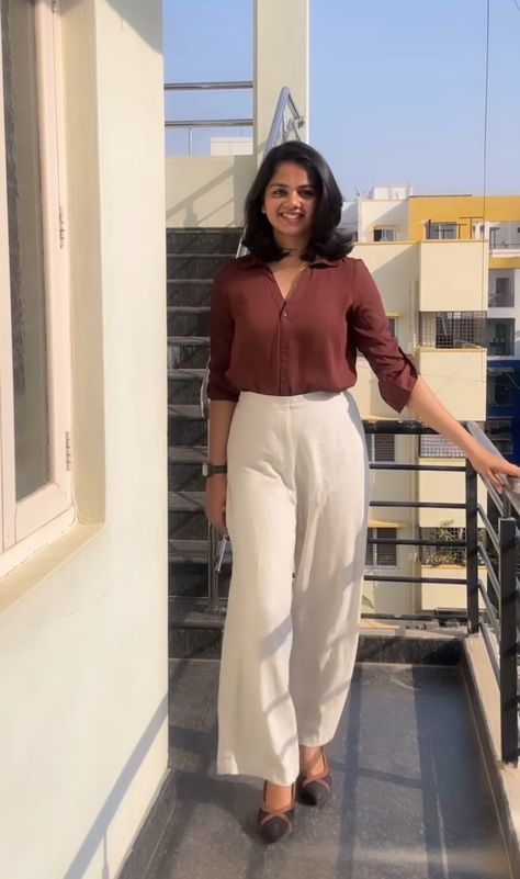 Casual Indian Office Wear, Work Outfits Indian Women, Office Outfit Indian Women, Indian Business Casual Outfits For Women, Women Work Wear Office Outfits, Intern Office Outfit, Middle Age Woman Outfit, Indian Office Outfits Women, Middle Aged Woman Outfit