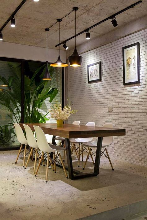 Dining Lighting, Office Interior Design, Dining Room Design, Interior Design Trends, Living Room Lighting, Brick Wall, Room Table, Dining Room Table, Table And Chairs