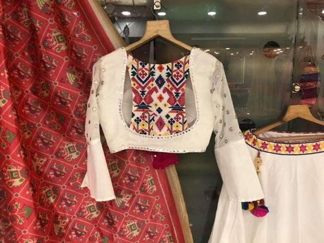 Patoda Chaniya Choli, Patoda Chaniya Choli Design, Blouse For Chaniya Choli, Navratri Chaniya Choli Latest 2022, Chaniya Choli Blouse Designs Latest, Navratri Choli Designs, Navratri Chaniya Choli Blouse Pattern, Chaniya Choli Blouse Pattern, Latest Chaniya Choli Design For Navratri