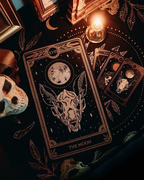 🌿 13th Press 🌿 on Instagram: “the moon is a friend 🌘 #themoon #tarot #marigoldtarot #13thpress #backpatch #patch #tarotcards #tarotreading #tarotcloth #celestial #sun…” Moon Tarot Card Aesthetic, Tarot Candles, Mystic Aesthetic, Tarot Prints, Tarot Cards Aesthetic, Moon Deck, Spiritual Tarot, Cards Aesthetic, Dark Atmosphere