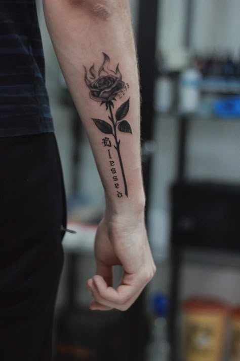 Simple Tattoos For Guys, Rose Tattoos For Men, Tato Henna, Flame Tattoos, Wrist Tattoos For Guys, Fire Tattoo, Tattoo Style Drawings, Cool Small Tattoos, Small Tattoos For Guys