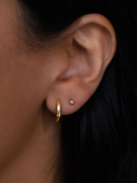 2nd Ear Piercing, Minimalist Ear Piercings, Second Ear Piercing, Ear Peircings, Double Ear Piercings, Ear Piercing Studs, Cool Ear Piercings, Pretty Ear Piercings, Double Piercing