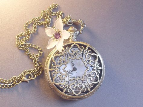 Pendant watch Flower watch Vintage Style pocket by Annaleasfinest, $28.00 Tyler Tattoo, Watch Art, French Accent, Pendant Watch, Watch Pocket, Flower Watch, Beautiful Accessories, Vintage Pocket Watch, Watch Gift