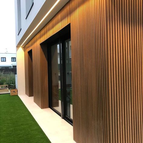 House Exterior Cladding, Wood Cladding Exterior, Roof Cladding, Composite Cladding, Commercial Design Exterior, Exterior Wall Cladding, One Storey House, Wall Cladding Panels, Cladding Design