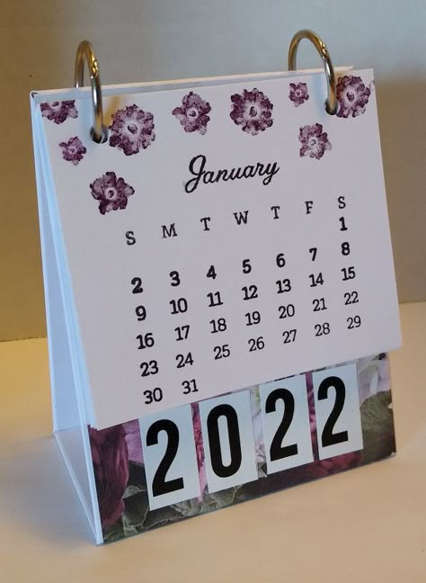 How To Make A Small Calendar, Cute Diy Calendar Ideas, Diy Table Calendar, Diy Mini Calendar, Diy Calendar Ideas Creative, Home Calendar Ideas, Diy Calendar Ideas How To Make, Table Calendar Design Ideas, Calendar Making Ideas