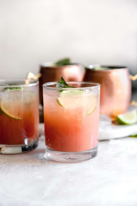 Pims Cocktail, Easy Moscow Mule Recipe, Guava Recipes, Summer Vodka Cocktails, Moscow Mule Recipe, Mule Recipe, Winter Cocktails, Fruit Cocktails, Julia Child