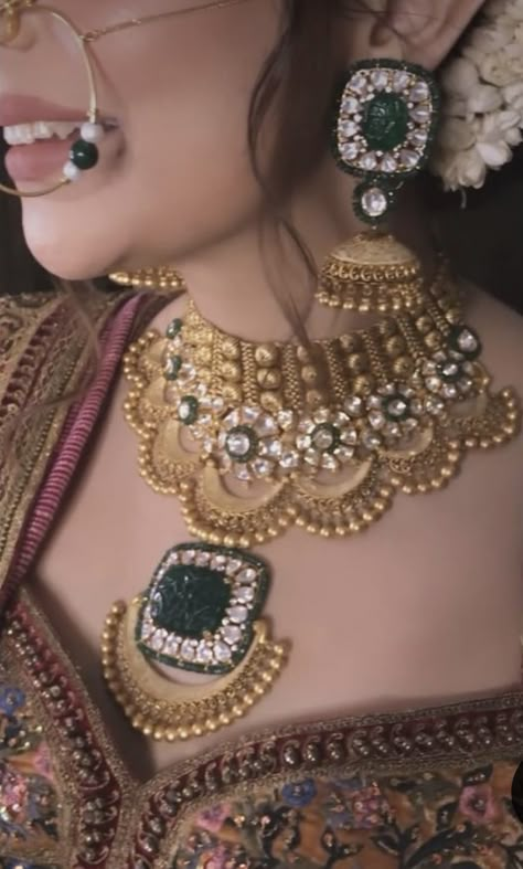 Chocker Sets Gold Indian, Bridal Antique Gold Jewellery, Kundan Bridal Necklace Set, Kundan Jwellary Set, Kundan Chokar Design Jewelry In Gold, Gold Neckles Set, Polki Gold Jewellery, Choker Set Gold Jewellery Designs, Gold Necklace Indian Bridal Jewelry Choker