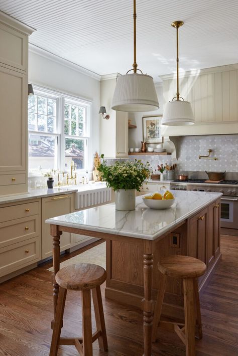 Pillement House - Laura Design Co Southern Living Kitchen Traditional, No Sink Kitchen Island, Classic European Kitchen, Coastal Craftsman Kitchen, Kitchen With No Walls, Kitchen 10 Foot Ceiling Cabinets, Charming Cottage Kitchen, 1900s Kitchen Remodel, Timeless Tile Backsplash