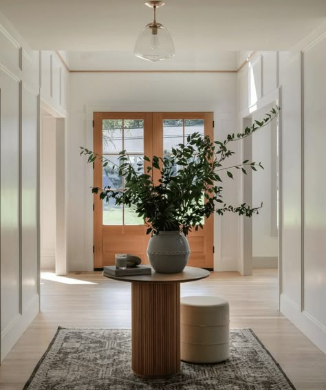 Entry Table Decor Ideas: Simple Tips to Elevate Your Entryway Entryway Circle Table, Entry Table Round, Entrance Round Table Decor, Round Table In Foyer, Organic Modern Entry, Entrance Round Table, Round Foyer Table Decor Entryway, Round Entrance Table, Round Foyer Table Decor