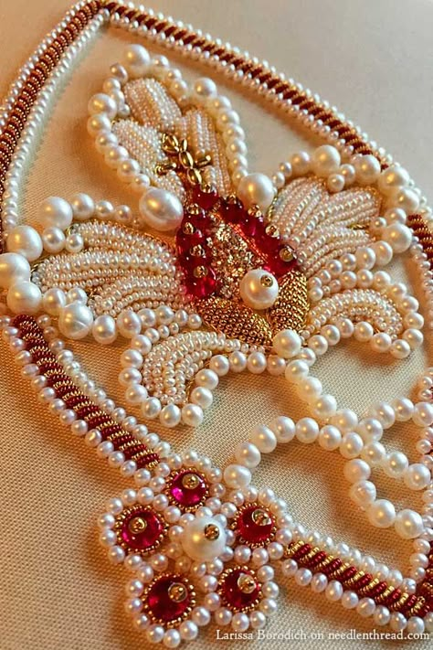 Bordados Tambour, Tambour Beading, Gold Work Embroidery, Pearl Embroidery, Tambour Embroidery, Motifs Perler, Beadwork Embroidery, Bead Embroidery Tutorial, Couture Embroidery