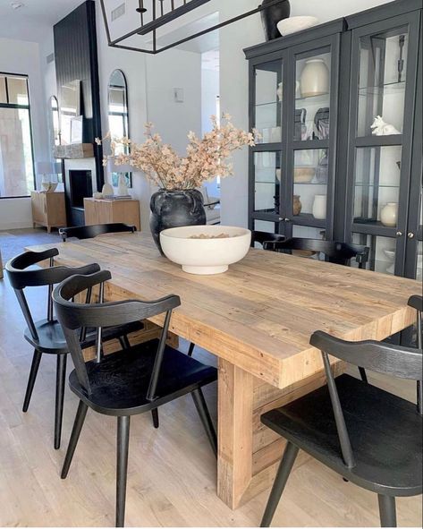 Modern Farmhouse Dining Room, Black Chairs, Dining Room Inspo, Modern Farmhouse Dining, Dining Room Remodel, Dinning Room Design, Rustic Dining Room, Wonderful Weekend, Small Kitchens