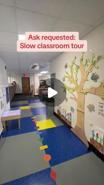 Preschool Vibes | Join me for a detailed classroom tour, showing how we enrich learning through our unique setup! 🍂📚 Starting with our seasonal classroom... | Instagram Preschool Classroom Tour, Preschool Setup Classroom, Season Theme Board Ideas, Eyfs Classroom Setup, Preschool Room Set Up Ideas, Preschool Set Up Ideas, Preschool Toys Classroom, Daycare Decorating Ideas Classroom Setup, Centers For Preschool Classroom