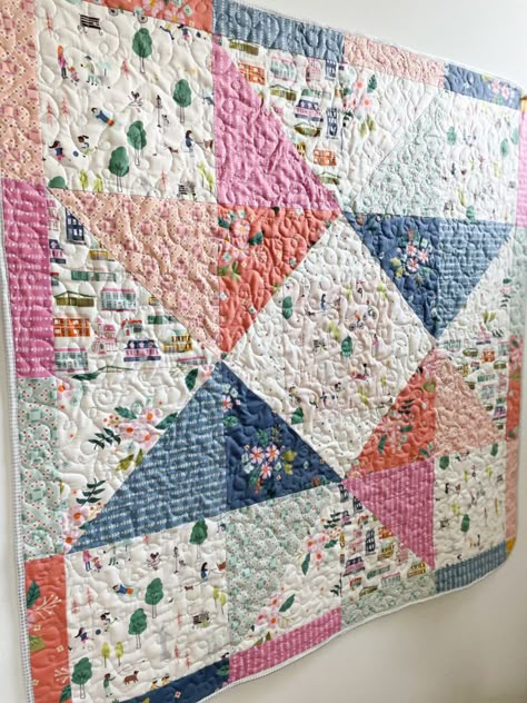 Riley Blake Designs Free Pattern, Comfort Quilts Ideas, Strip Quilting Ideas, Fast Easy Quilt Patterns, Easy Big Block Quilt Patterns Free, Lap Quilt Patterns Free Easy, Crib Quilt Pattern Free, Scrappy Baby Quilts, Easy Scrap Quilt Patterns Free