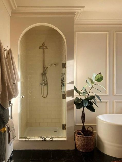 THE FLINT HOUSE — Georgina Mann Architecture & Interiors The Flint House, French Hotel Bathroom, Hotel Shower Design, Shower Over Tub, Open Shower Ideas, Flint House, Bathroom Shower Ideas, Open Bathroom, Small Shower