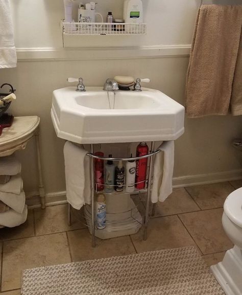 Sink Only Bathroom, Storage With A Pedestal Sink, Under Pedestal Sink Storage Bathroom, Storage Ideas For Pedestal Sink, Pedestal Sink Bathroom Storage Ideas, Pedestal Sink Hack, Bathroom Storage Pedestal Sink, Under Pedestal Sink Storage Ideas, Storage Around Pedestal Sink