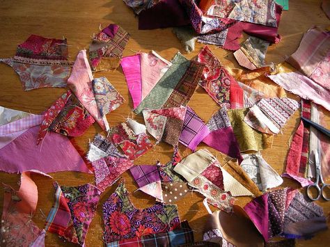 Allie's in Stitches: Crazy Crumb Piecing...A Tutorial Crazy Quilt Blocks Fabric Scraps, Crazy Patchwork Embroidery, Scrap Crazy 8 Quilt, Crazy Quilt Stitches Embellishments, Crazy Patchwork Quilt, Crazy Quilt Tutorials, Scrap Vomit Quilt Pattern, Blue Quilt Patterns, Rag Rug Tutorial