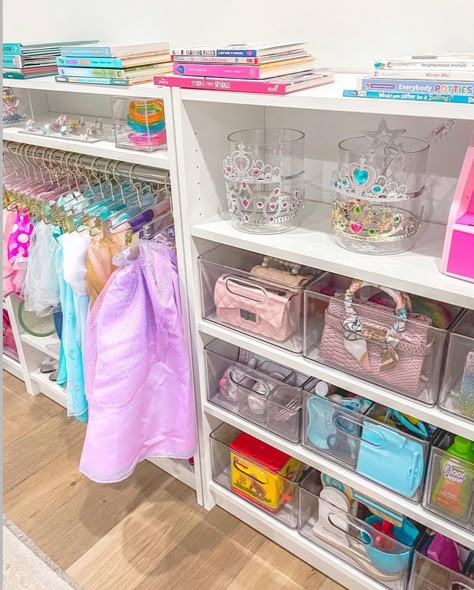 Kids Craft Storage, Barbie Storage, Toy Storage Ideas, Diy Toy Storage, Bedroom Toys, Toy Storage Solutions, Girls Playroom, Kids Toy Organization, Toddler Playroom