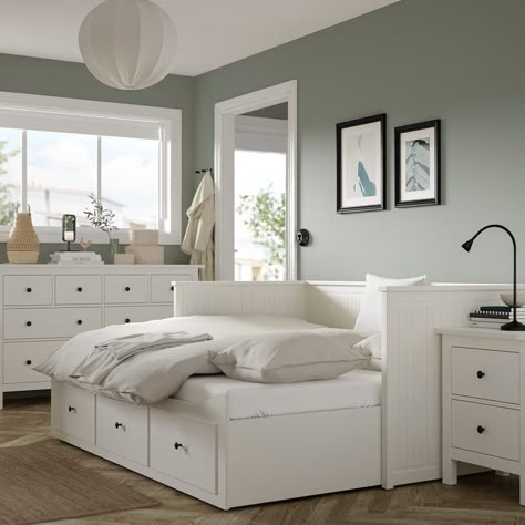 Lit Hemnes Ikea, Cama Ikea Hemnes, Hemnes Bedroom, Lit Banquette 2 Places, Hemnes Day Bed, Hemnes Bed, Cama Ikea, Day Bed Frame, Small Guest Bedroom